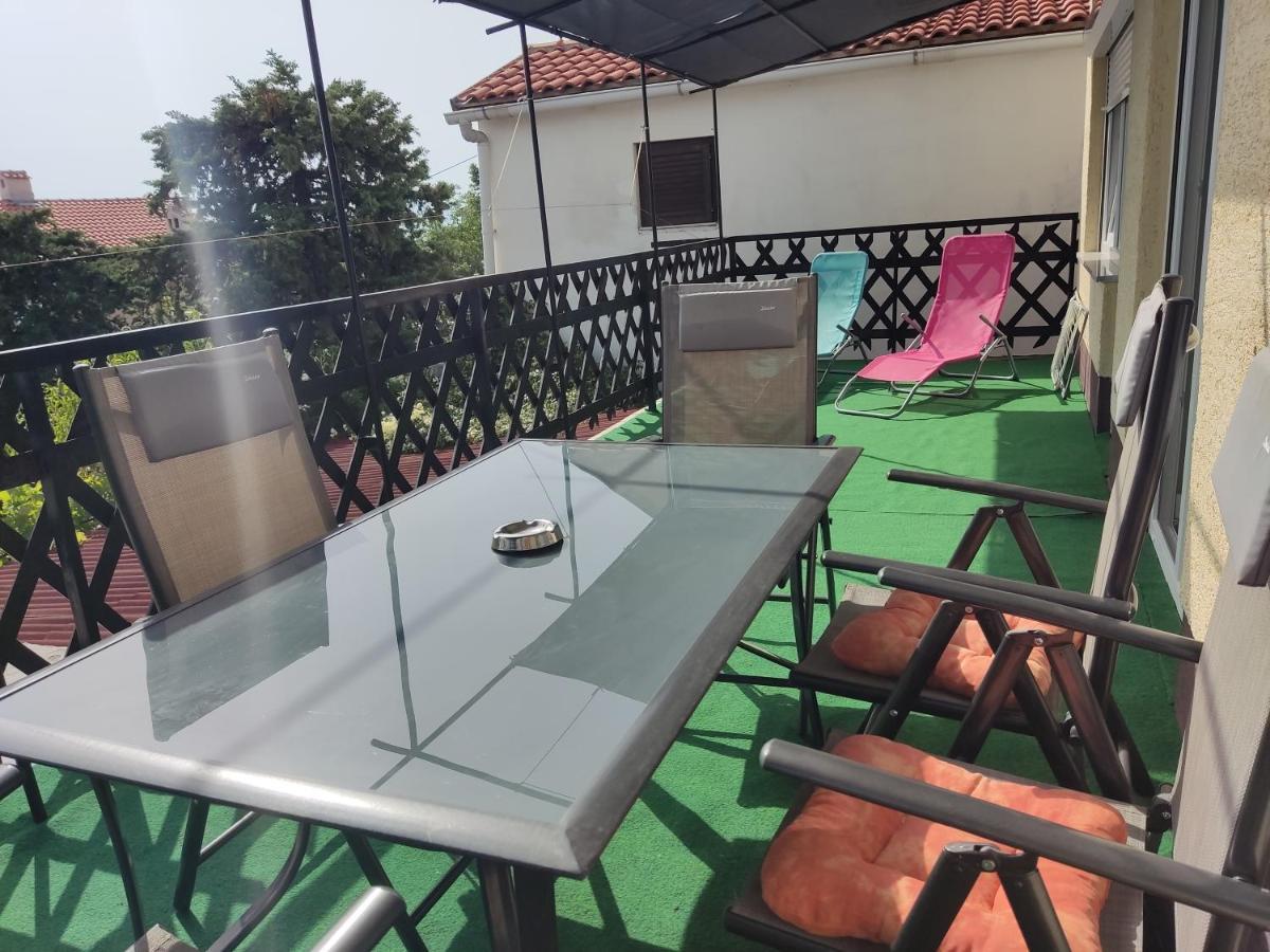 Apartment Teresa With Big Terrace Dramalj ซริกเวนิซา ภายนอก รูปภาพ
